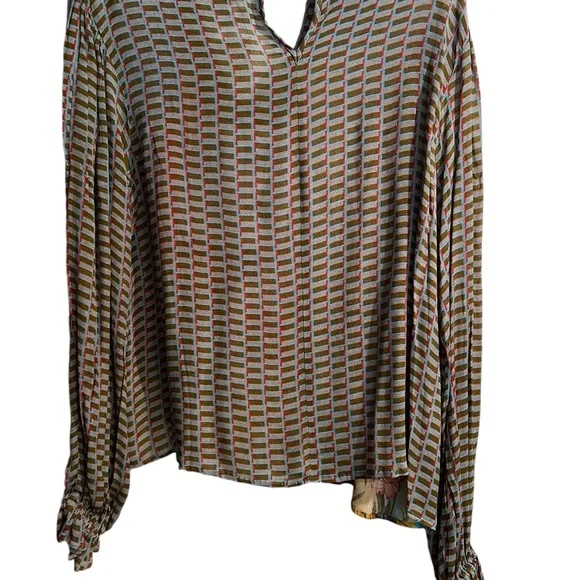 NWT Anthropologie blouse beautiful flower design on front checked back - Picture 2 of 8